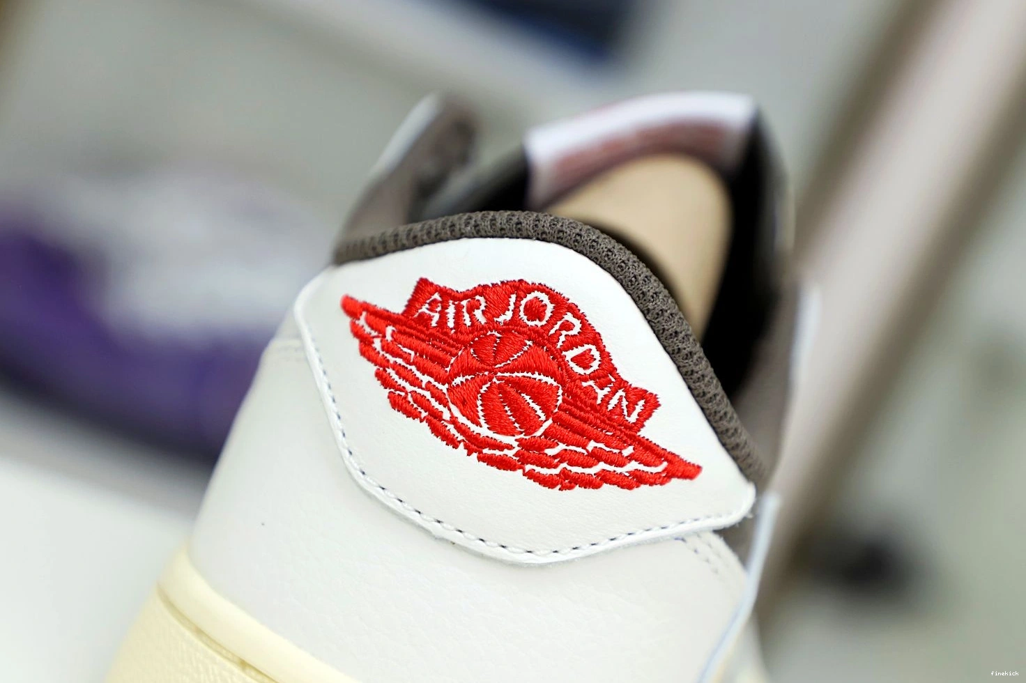 LOW OG SCOTT 1 AIR MOCHA REVERSE TRAVIS X JORDAN 0815